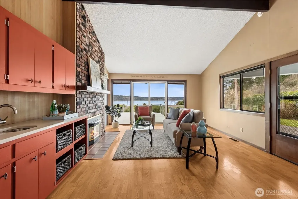 2121 Beverly Beach Drive NW Olympia WA 98502