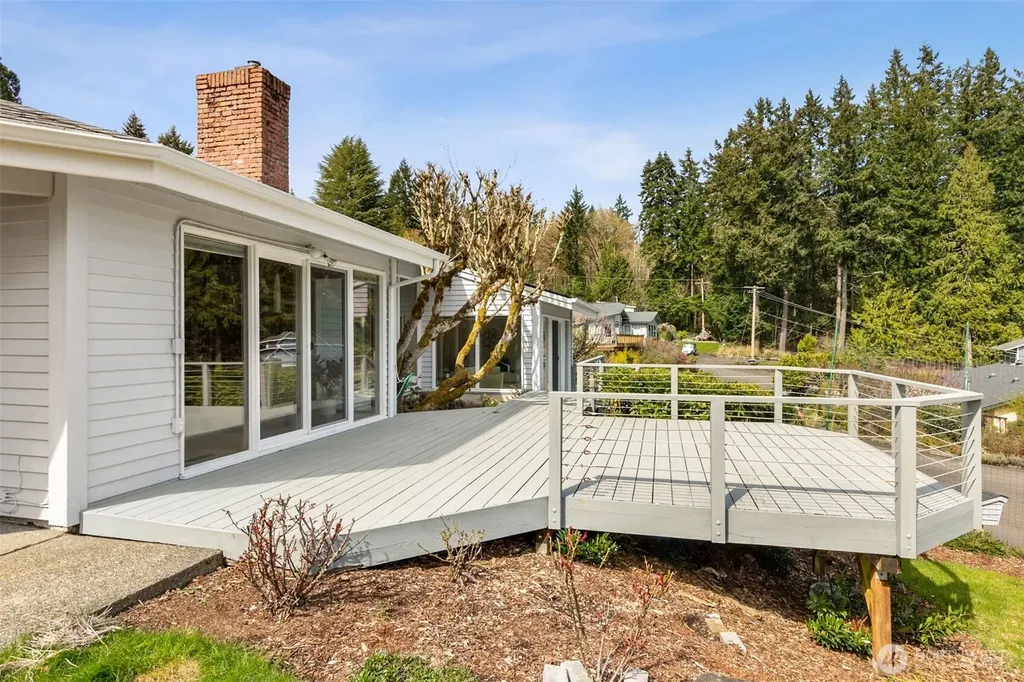 2121 Beverly Beach Drive NW Olympia WA 98502