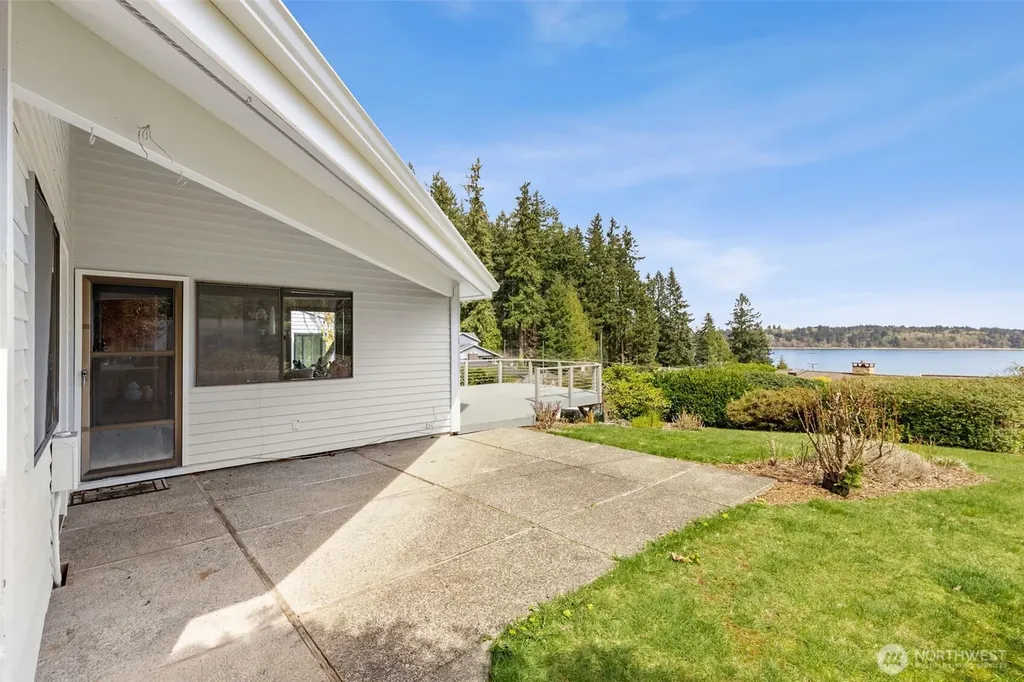 2121 Beverly Beach Drive NW Olympia WA 98502
