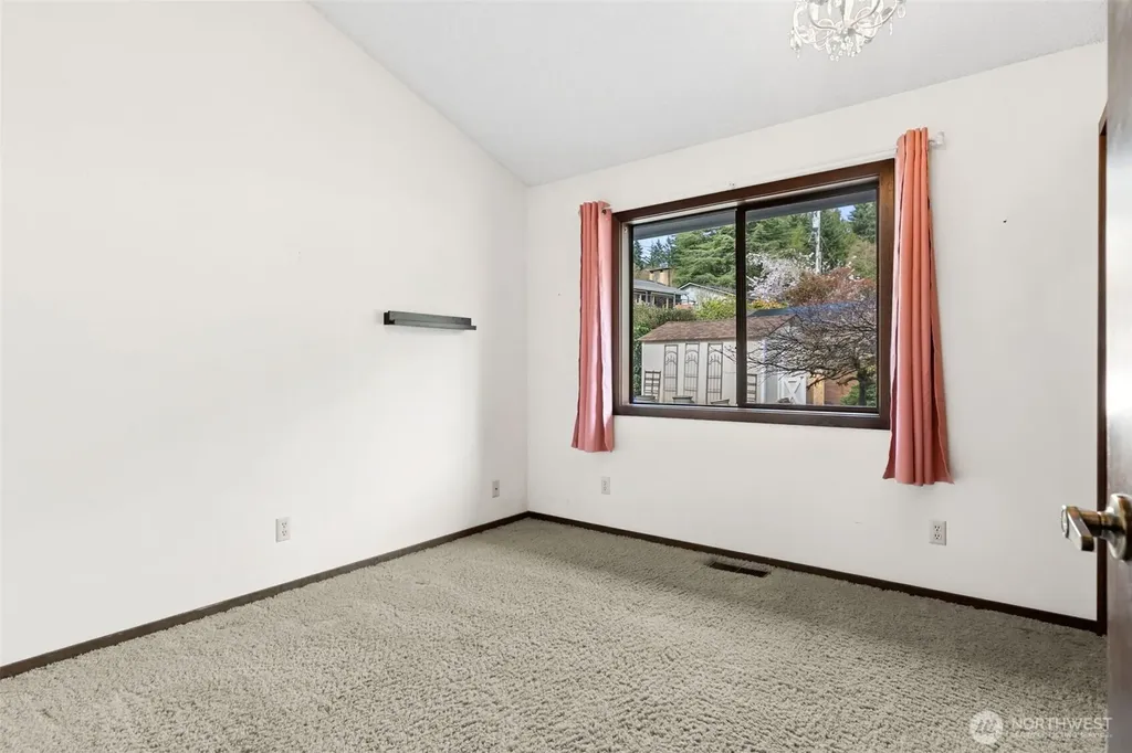 2121 Beverly Beach Drive NW Olympia WA 98502