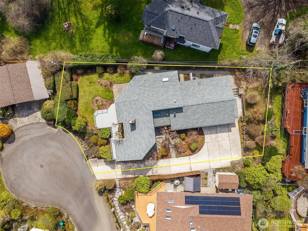 2121 Beverly Beach Drive NW Olympia WA 98502