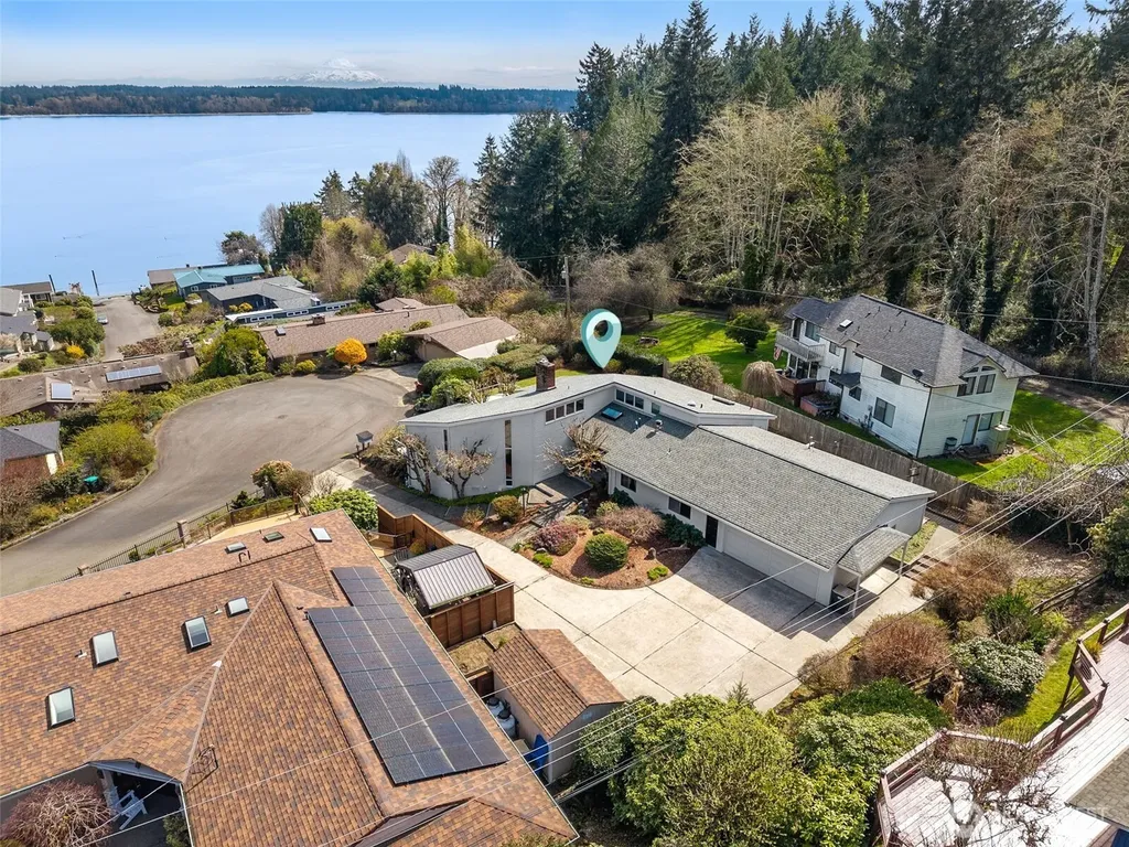 2121 Beverly Beach Drive NW Olympia WA 98502