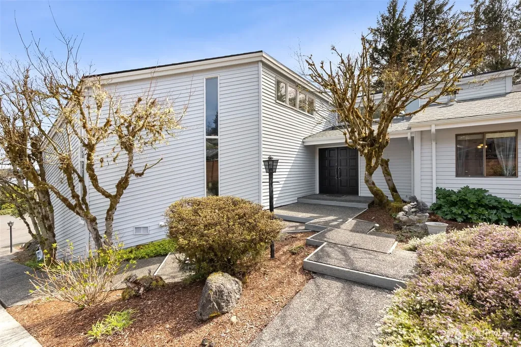 2121 Beverly Beach Drive NW Olympia WA 98502