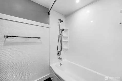 2500 81st Avenue SE Mercer Island WA 98040