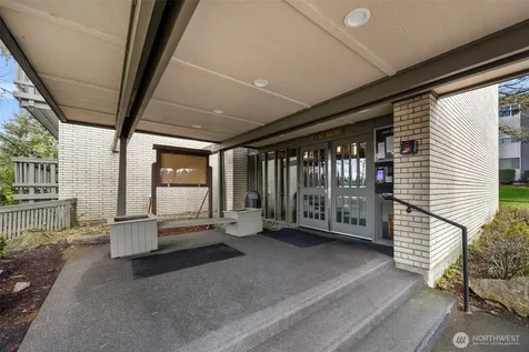2500 81st Avenue SE Mercer Island WA 98040