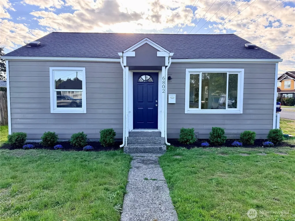 6802 S Oakes Street Tacoma WA 98409