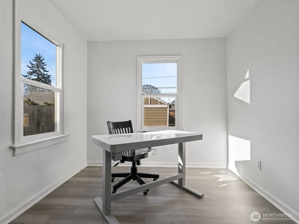6802 S Oakes Street Tacoma WA 98409