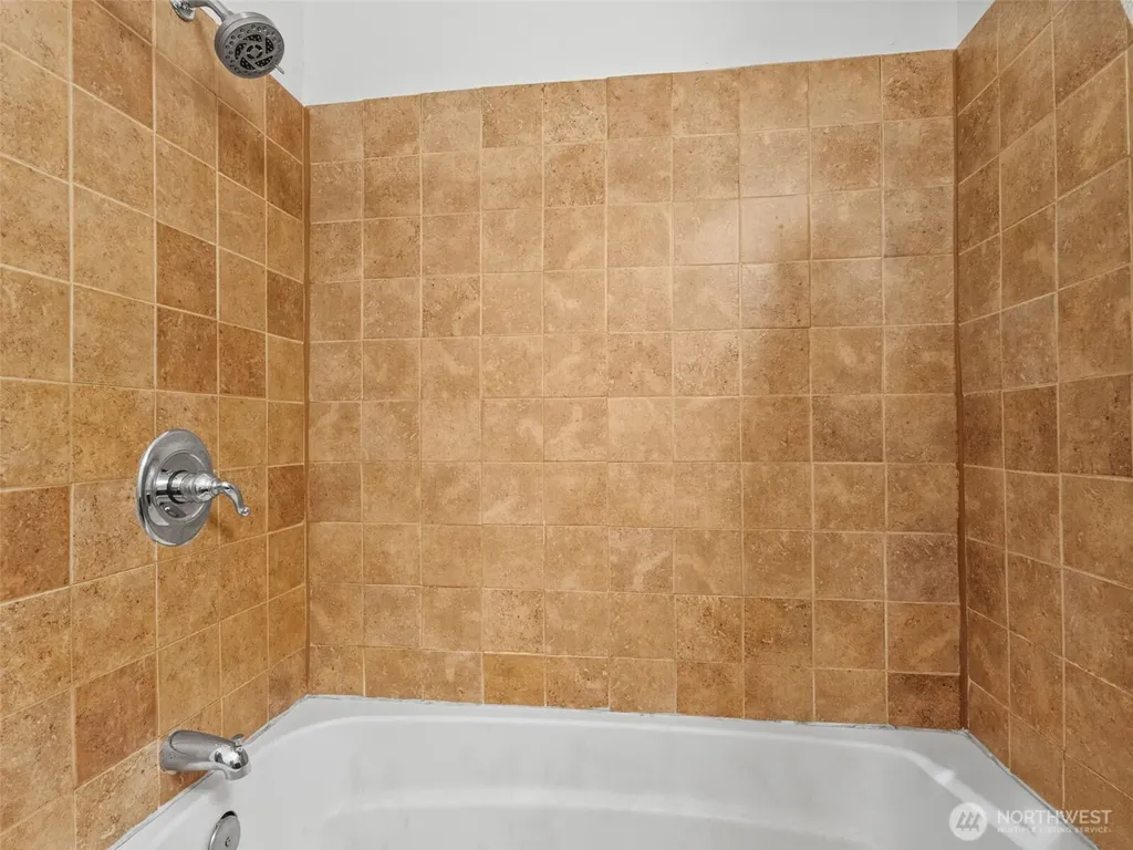 6802 S Oakes Street Tacoma WA 98409