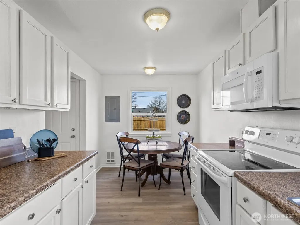 6802 S Oakes Street Tacoma WA 98409