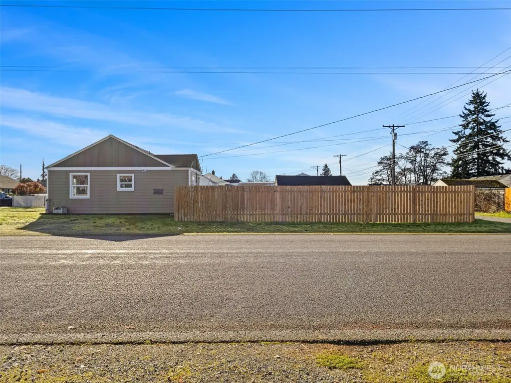 6802 S Oakes Street Tacoma WA 98409