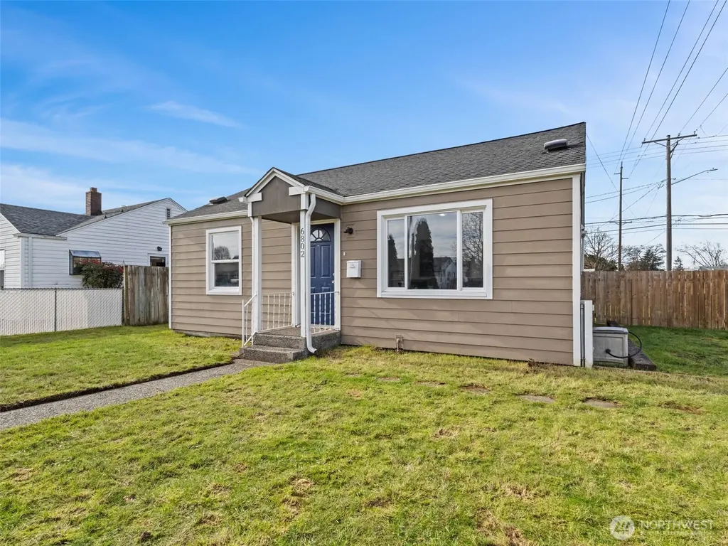 6802 S Oakes Street Tacoma WA 98409