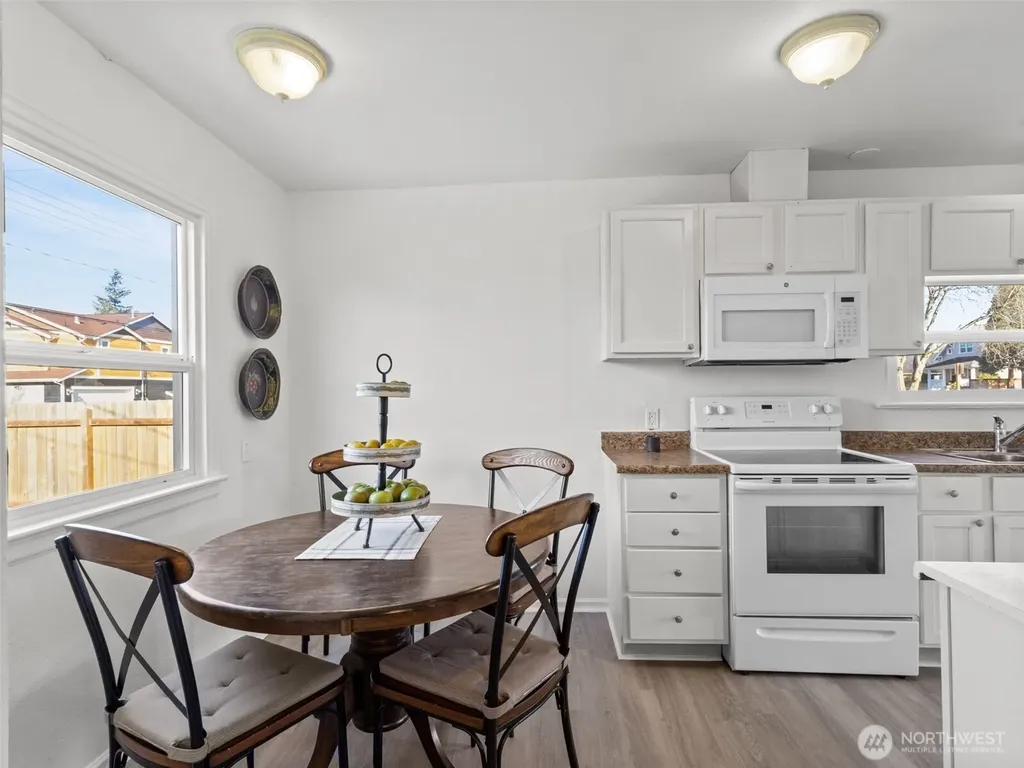 6802 S Oakes Street Tacoma WA 98409