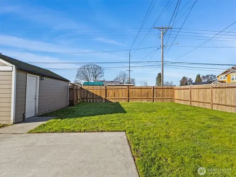 6802 S Oakes Street Tacoma WA 98409