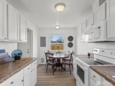 6802 S Oakes Street Tacoma WA 98409
