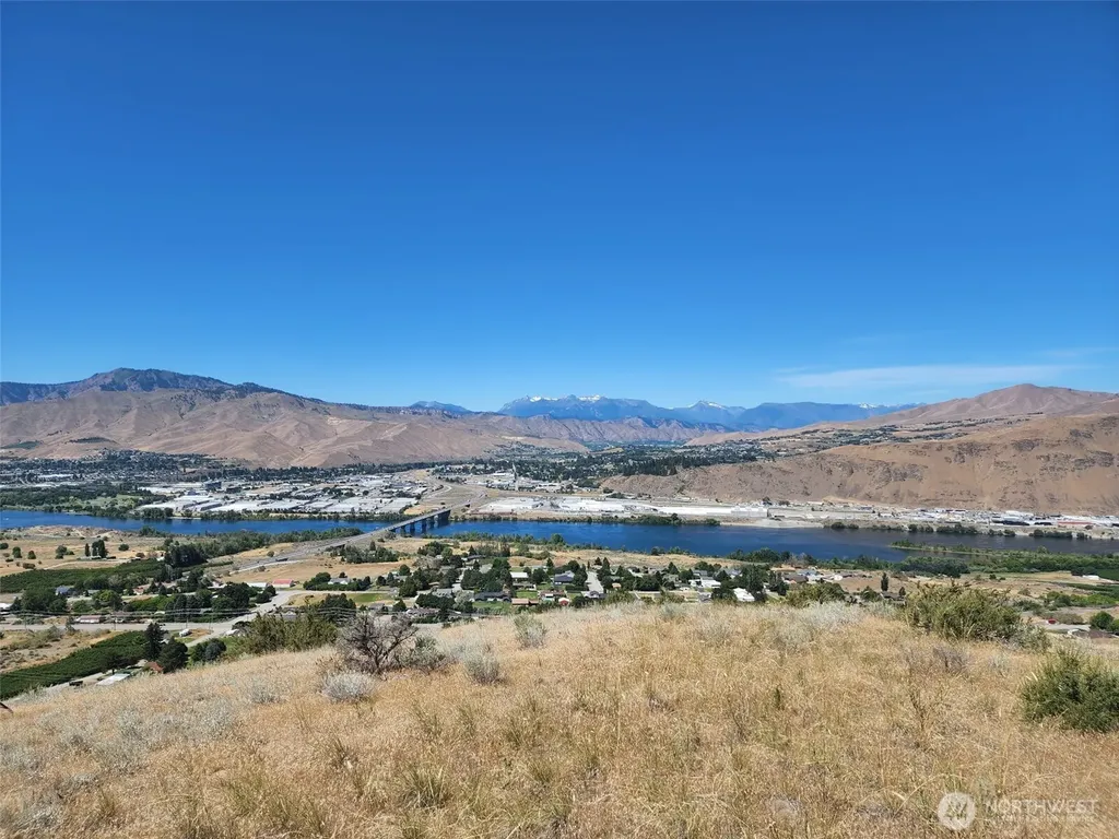 2025 Cougar Ridge Road East Wenatchee WA 98802