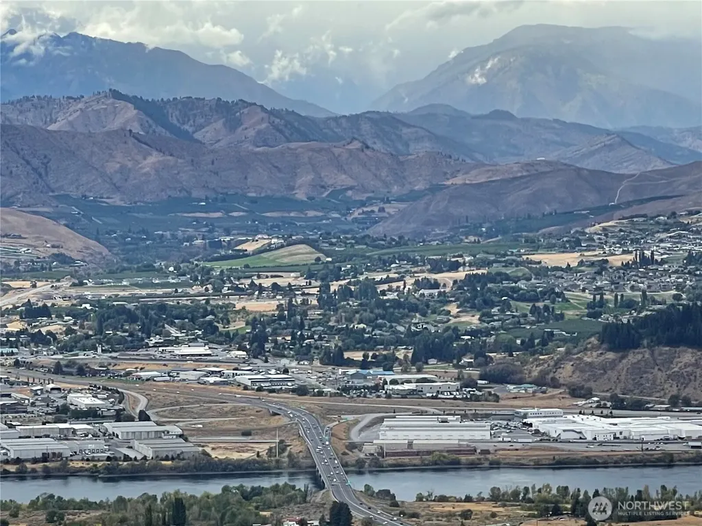 2025 Cougar Ridge Road East Wenatchee WA 98802