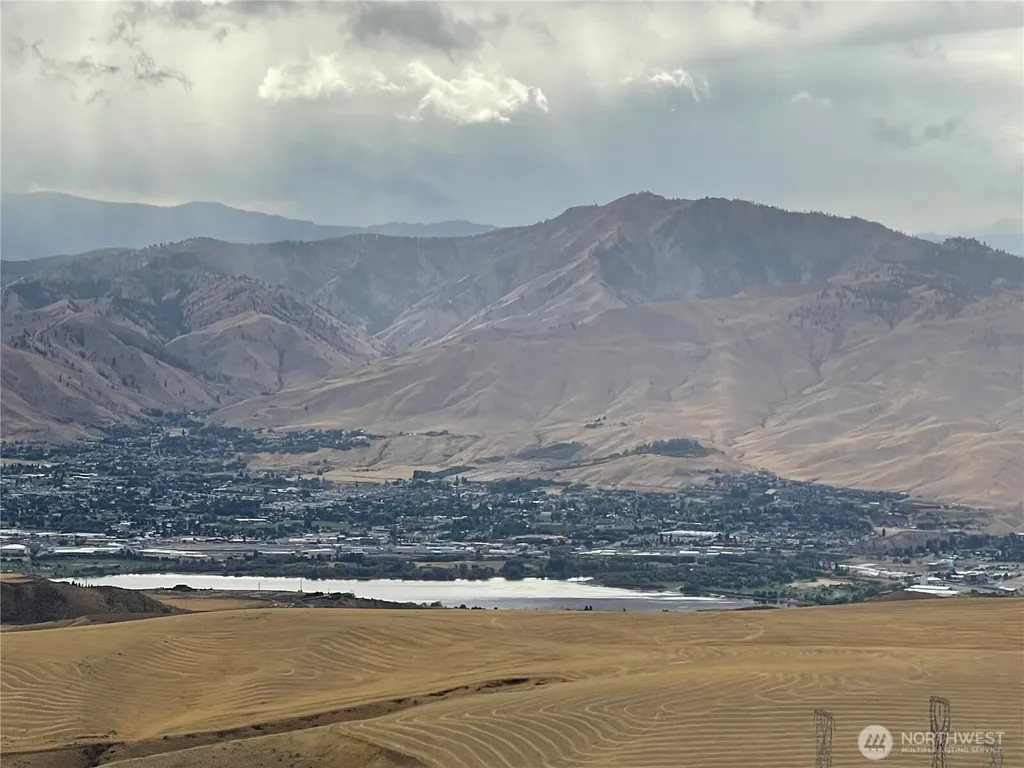 2025 Cougar Ridge Road East Wenatchee WA 98802