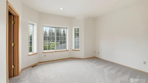 18432 W Lake Desire Drive SE Renton WA 98058