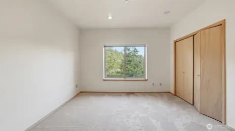 18432 W Lake Desire Drive SE Renton WA 98058