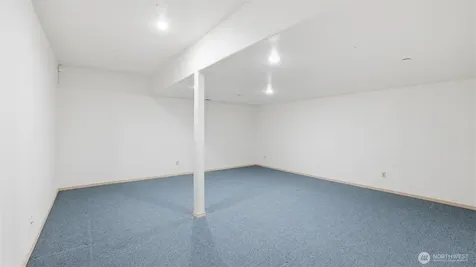 18432 W Lake Desire Drive SE Renton WA 98058
