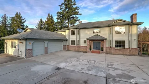 18432 W Lake Desire Drive SE Renton WA 98058