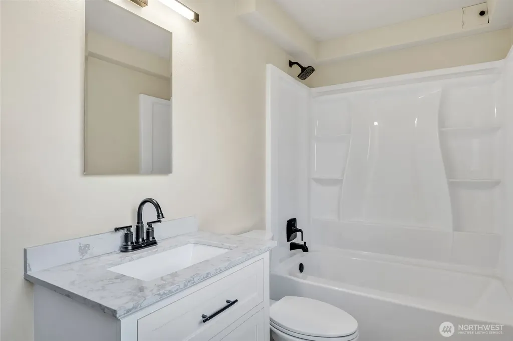 748 S Cloverdale Street Seattle WA 98108