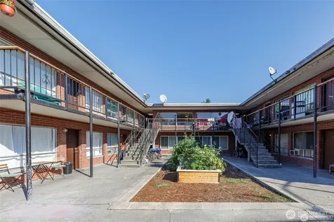 748 S Cloverdale Street Seattle WA 98108