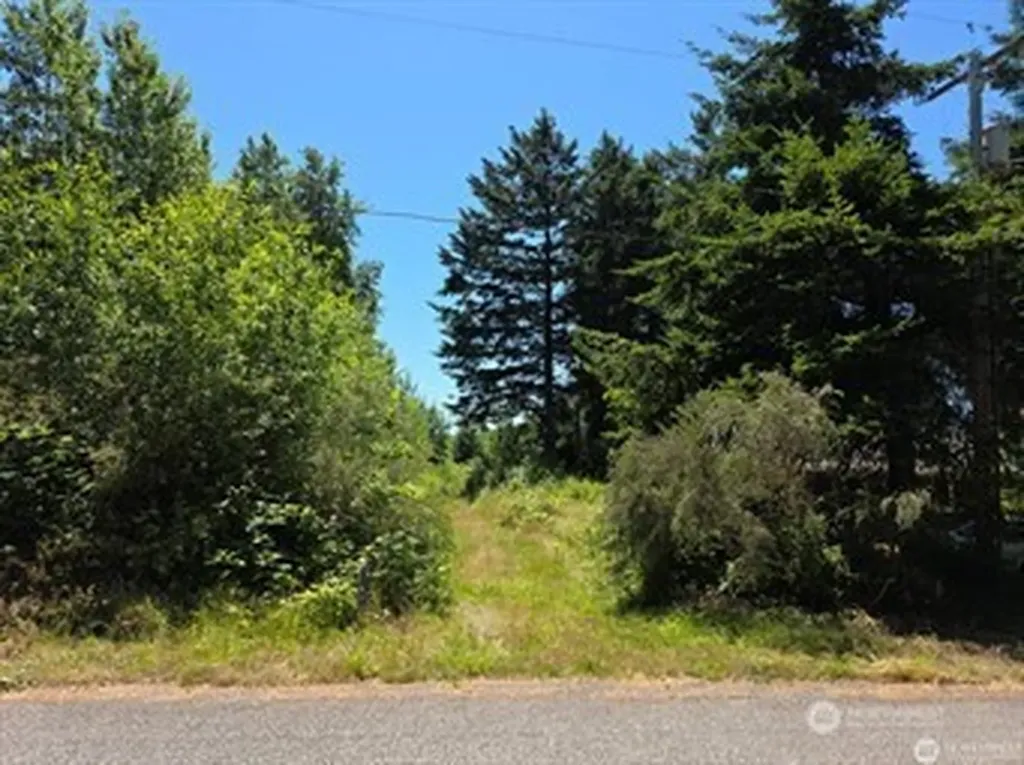 1361 Peltier Drive Point Roberts WA 98281