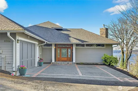 8204 East Side Drive NE Tacoma WA 98422