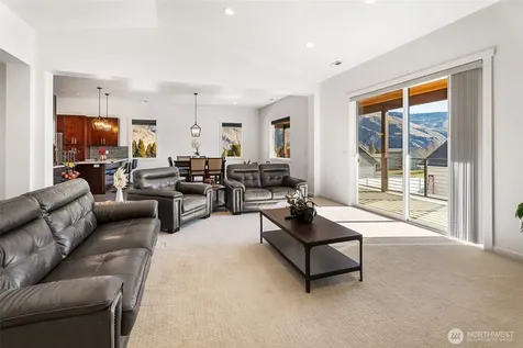 1038 Crest Loop Entiat WA 98822
