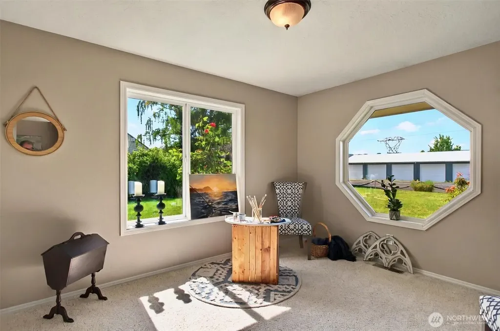 293 State Route 409 Cathlamet WA 98612