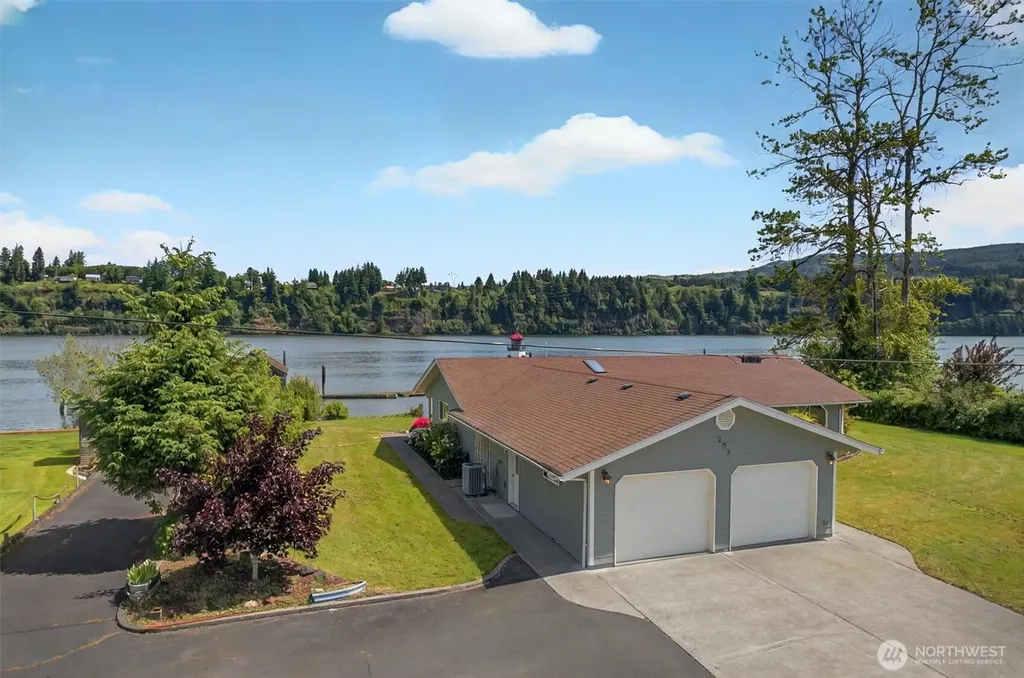 293 State Route 409 Cathlamet WA 98612