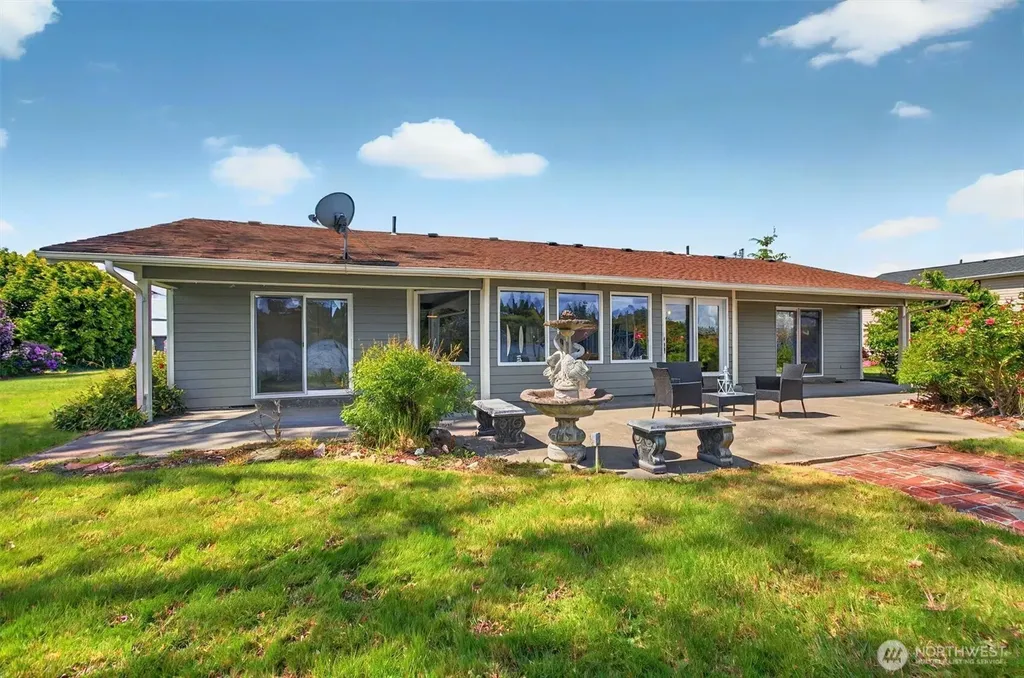 293 State Route 409 Cathlamet WA 98612
