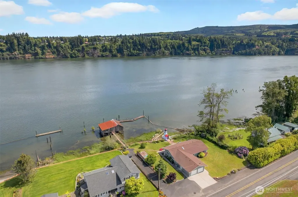 293 State Route 409 Cathlamet WA 98612