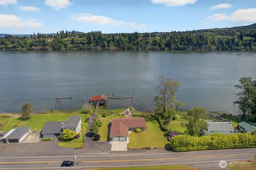 293 State Route 409 Cathlamet WA 98612