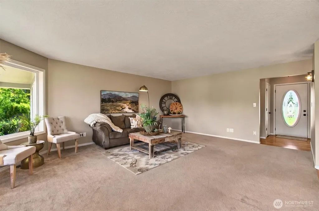 293 State Route 409 Cathlamet WA 98612