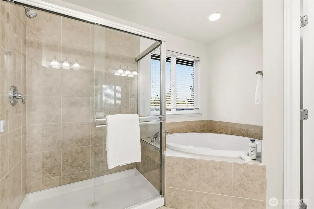 2017 NE 24th Place Renton WA 98056