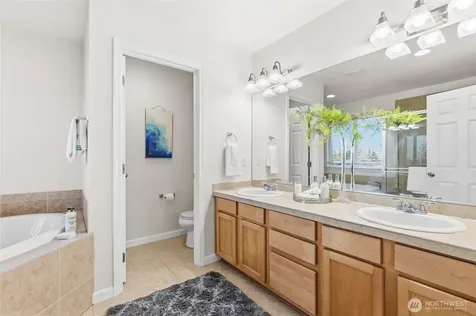 2017 NE 24th Place Renton WA 98056