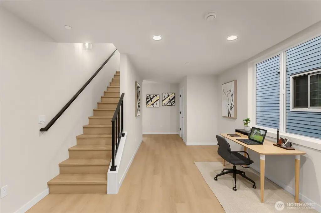 1123 10th Avenue E Seattle WA 98102