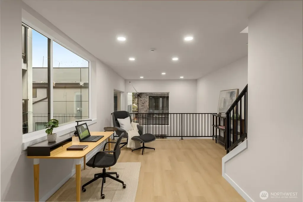 1123 10th Avenue E Seattle WA 98102