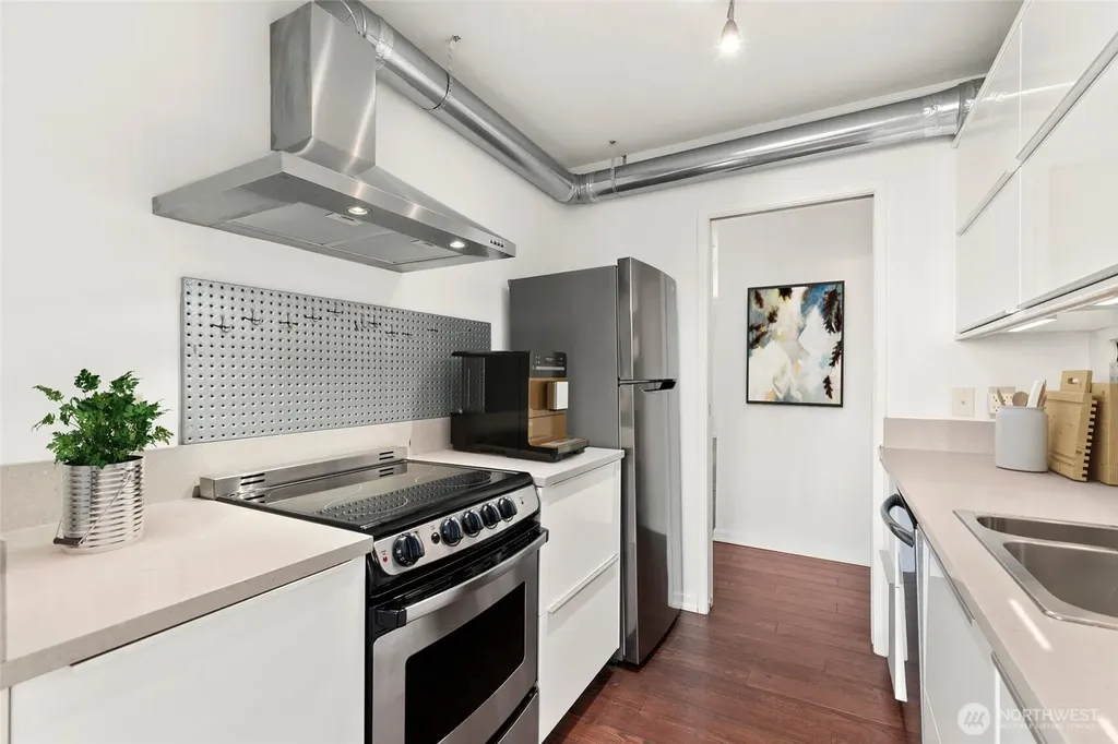 2100 3rd Avenue Seattle WA 98121