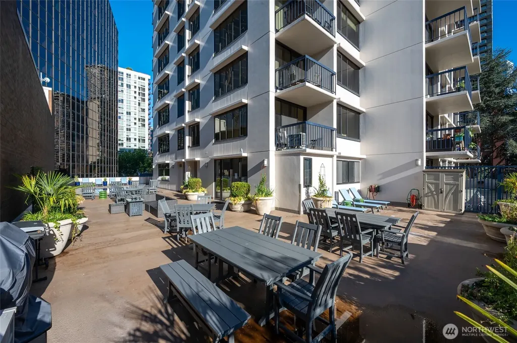 2100 3rd Avenue Seattle WA 98121