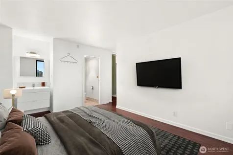 2100 3rd Avenue Seattle WA 98121