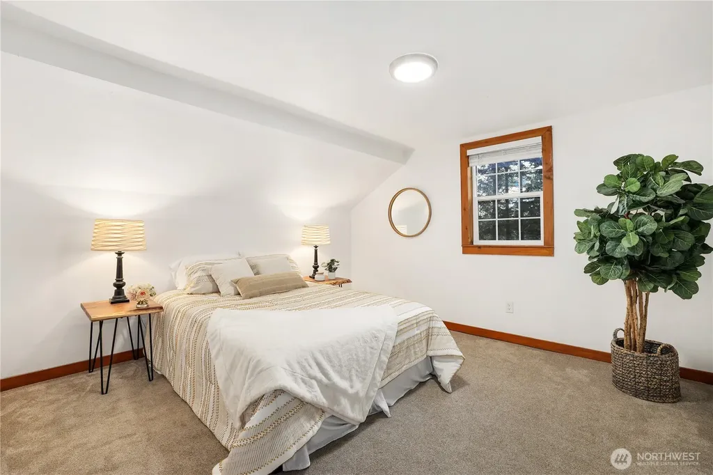 7217 SE Scomanov Lane Olalla WA 98359