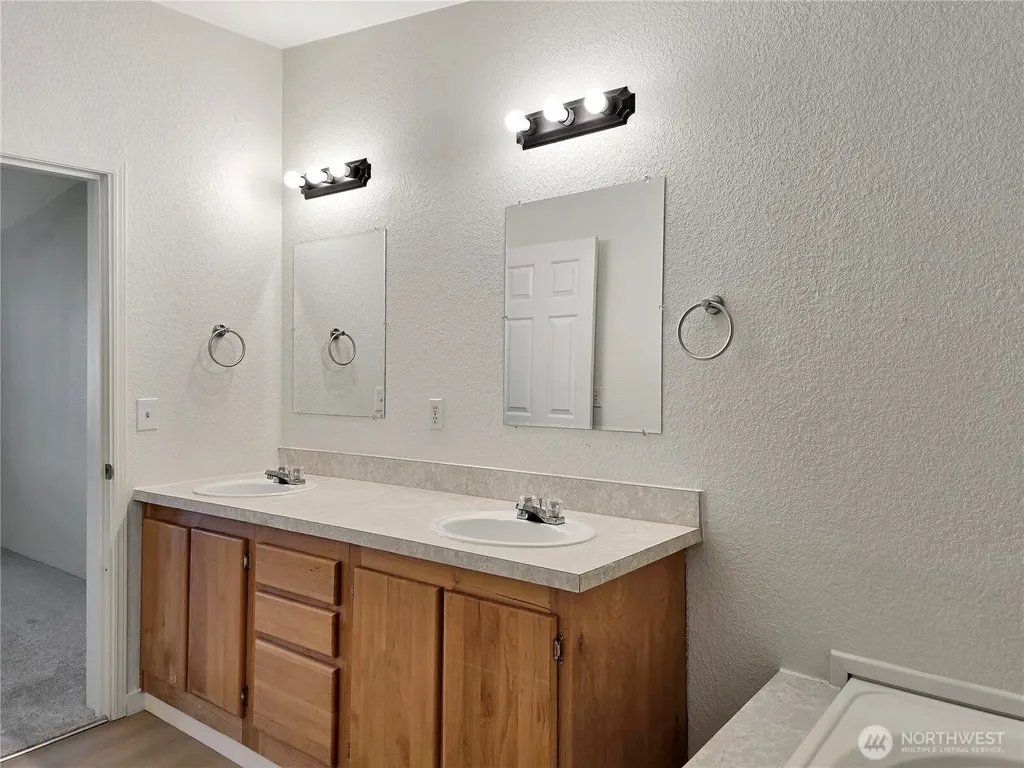 165 Nix Lane Centralia WA 98531