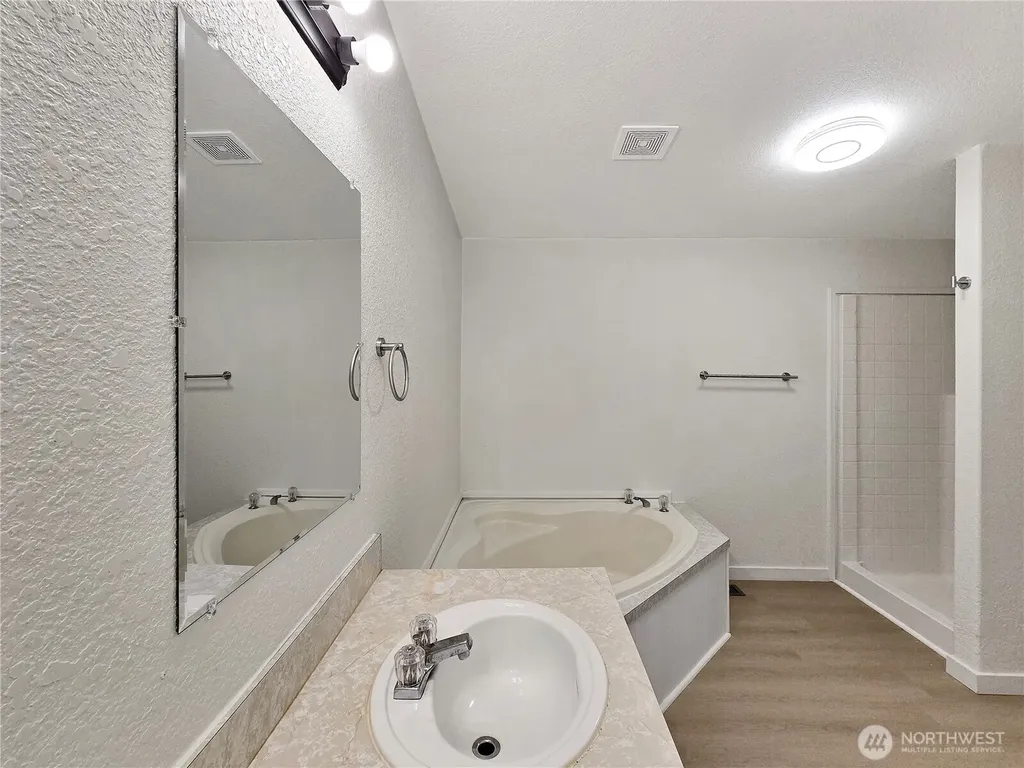 165 Nix Lane Centralia WA 98531