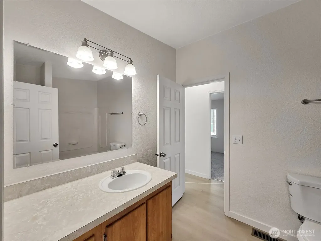 165 Nix Lane Centralia WA 98531