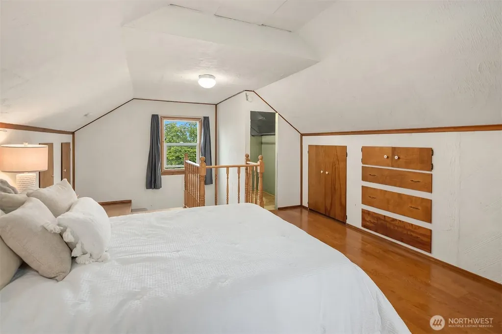 347 NW 52nd Street Seattle WA 98107