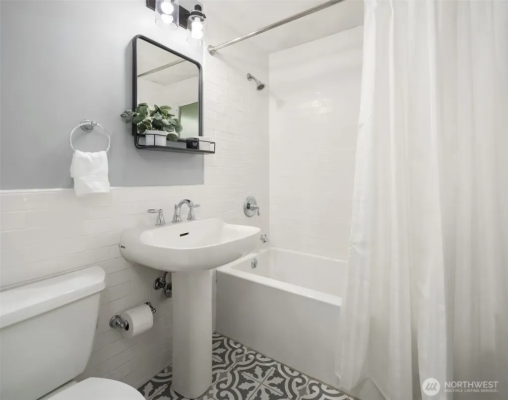 347 NW 52nd Street Seattle WA 98107
