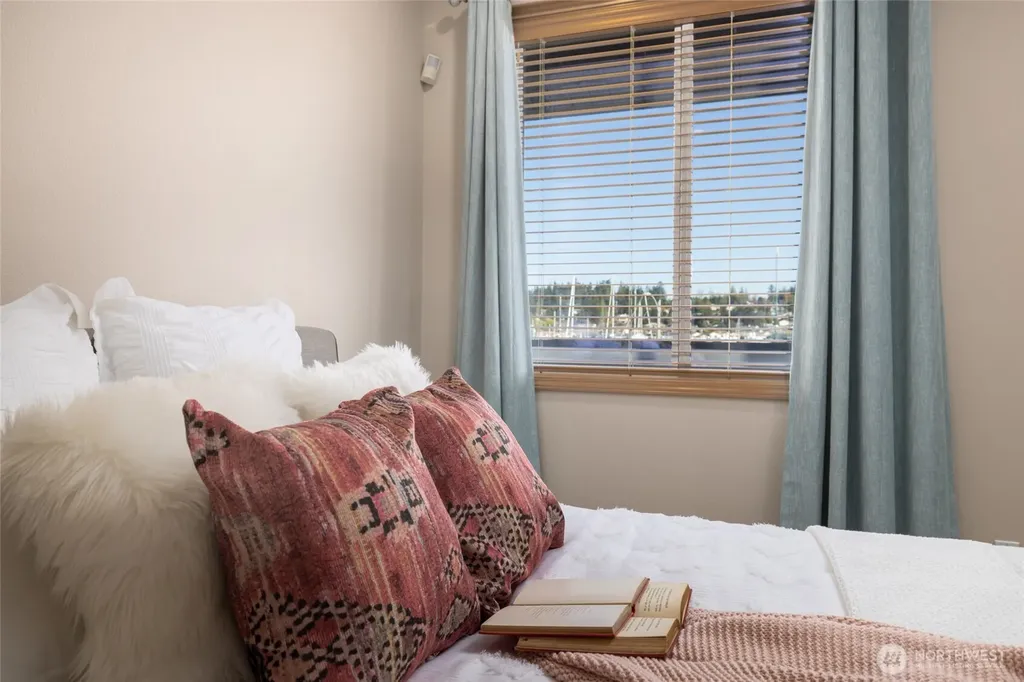 2401 Skyline Way Anacortes WA 98221